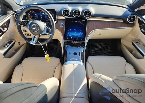 2022 Mercedes-Benz C 300 z USA, uszkodzony, nr VIN W1KAF4GB7NR038738